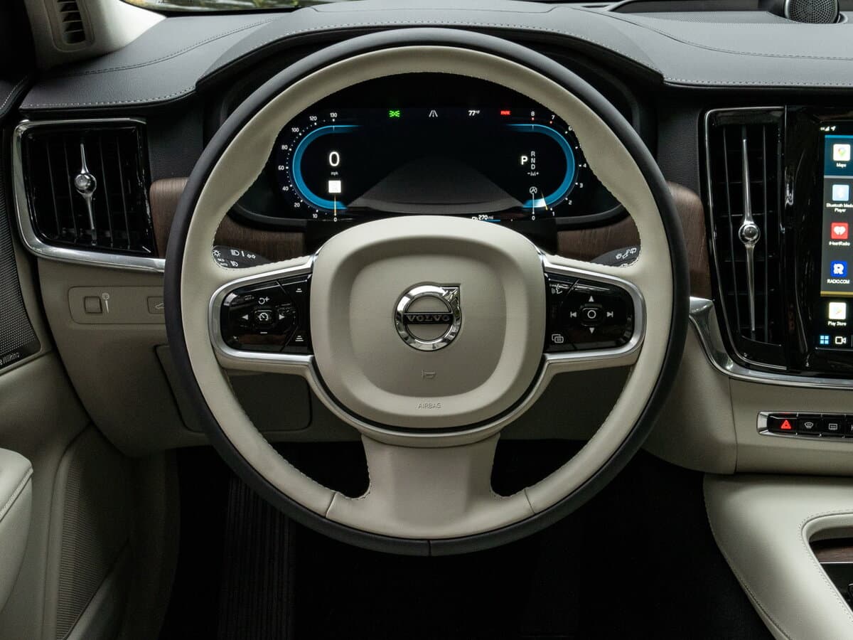 Volvo V90 Cross Country I Restayling — Sükan