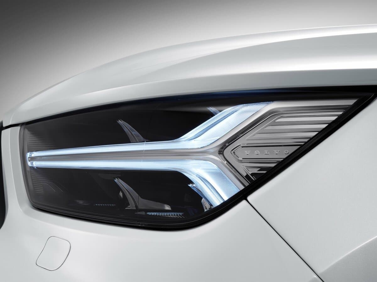Volvo XC40 I — Fara