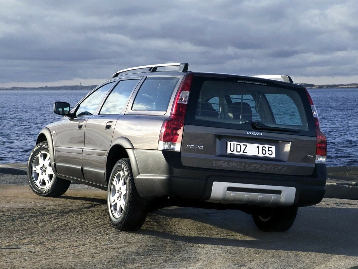 Volvo XC70 I Restayling — 3/4 arxadan