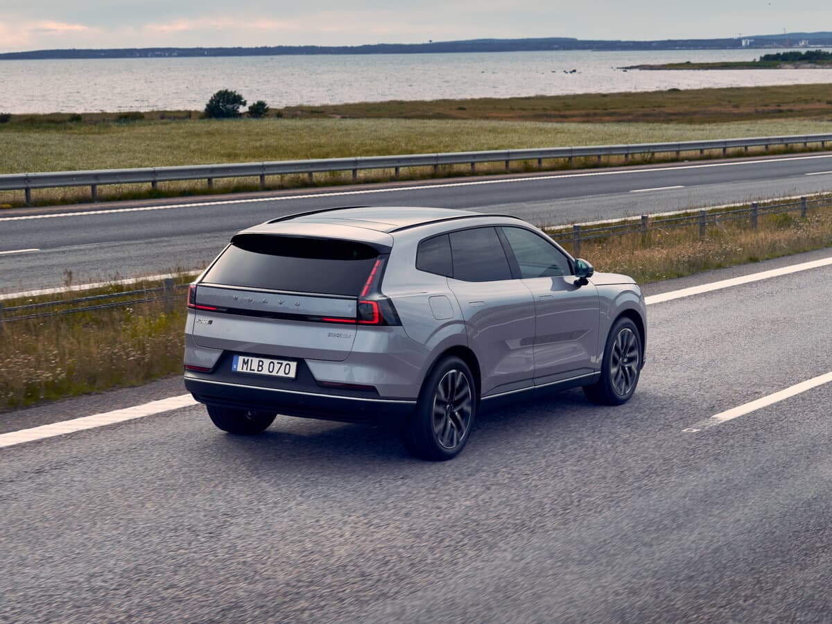 Volvo XC70 III — 3/4 arxadan