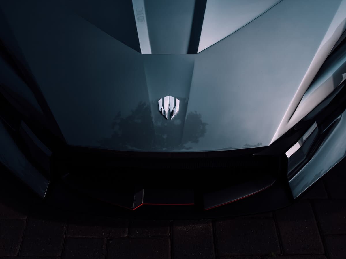 W Motors Fenyr Supersport 2015 – indiyədək — Salon, öndən