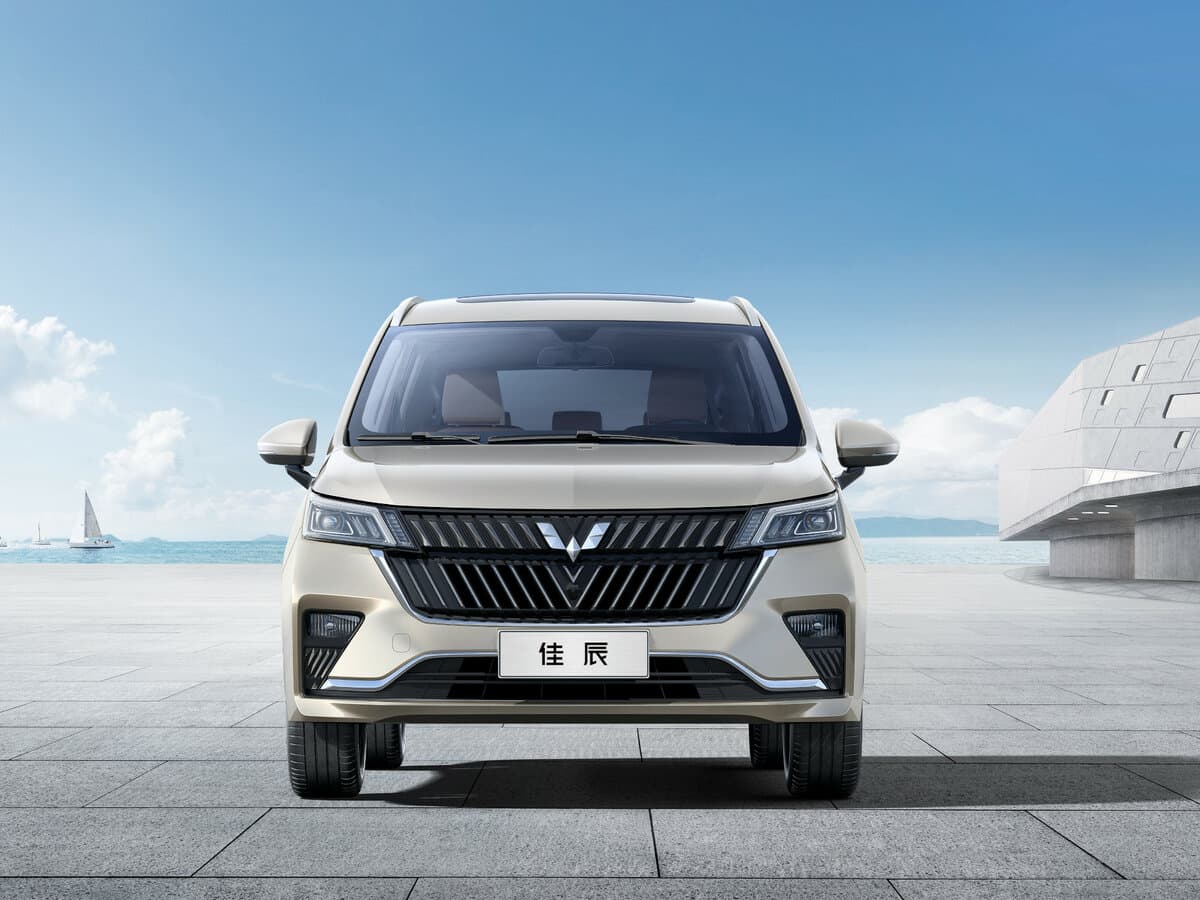 Wuling Jiachen 2022 – indiyədək — Öndən