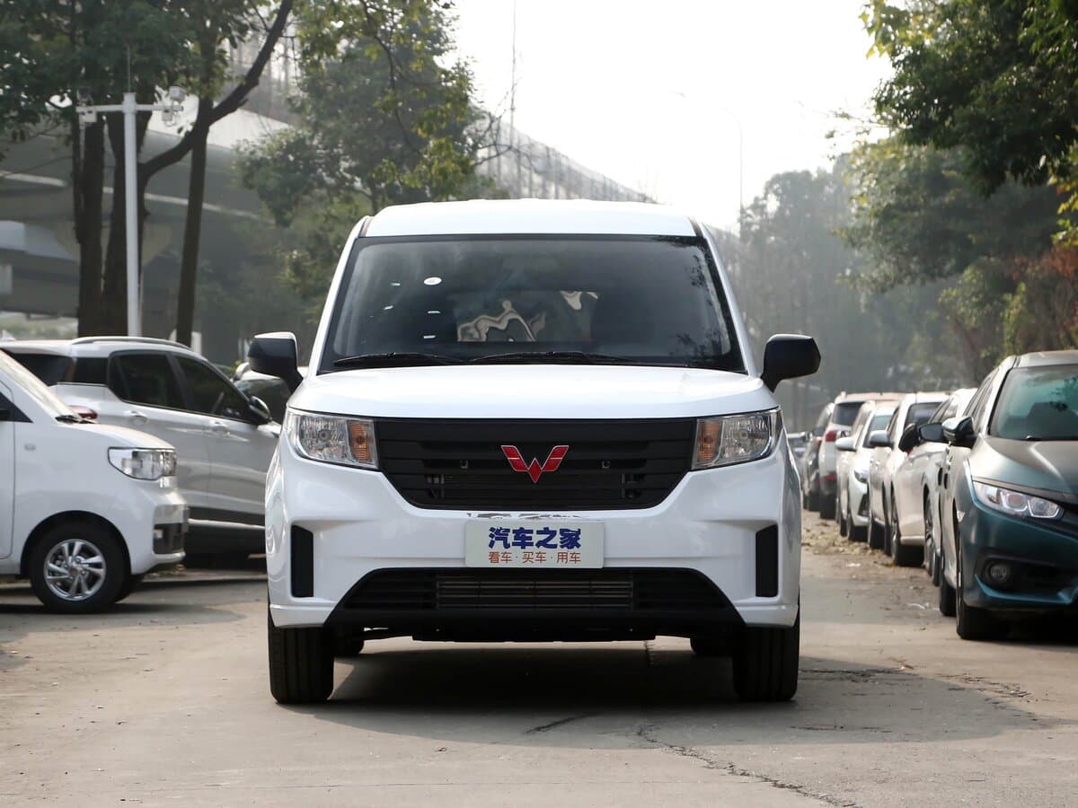 Wuling Journey 2021 – indiyədək — Öndən