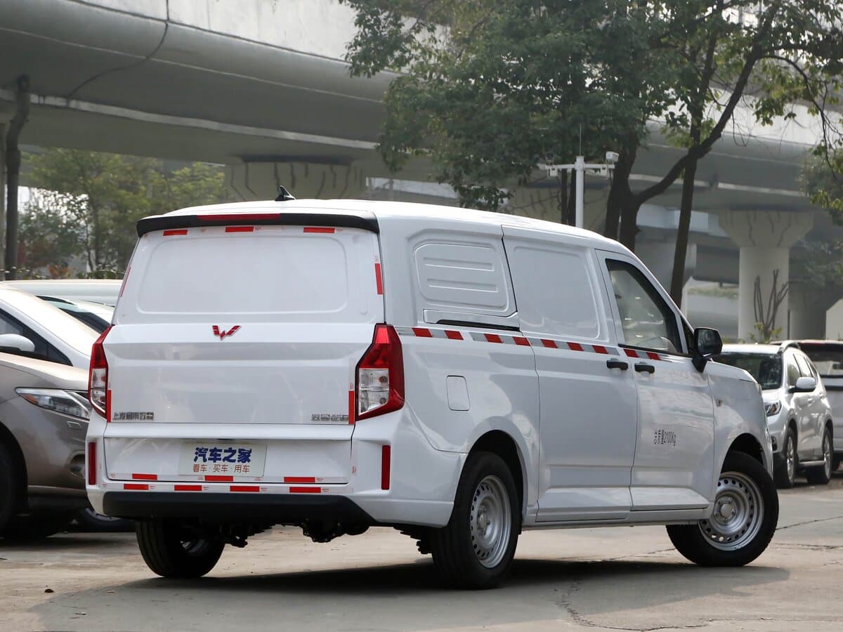 Wuling Journey 2021 – indiyədək — 3/4 arxadan