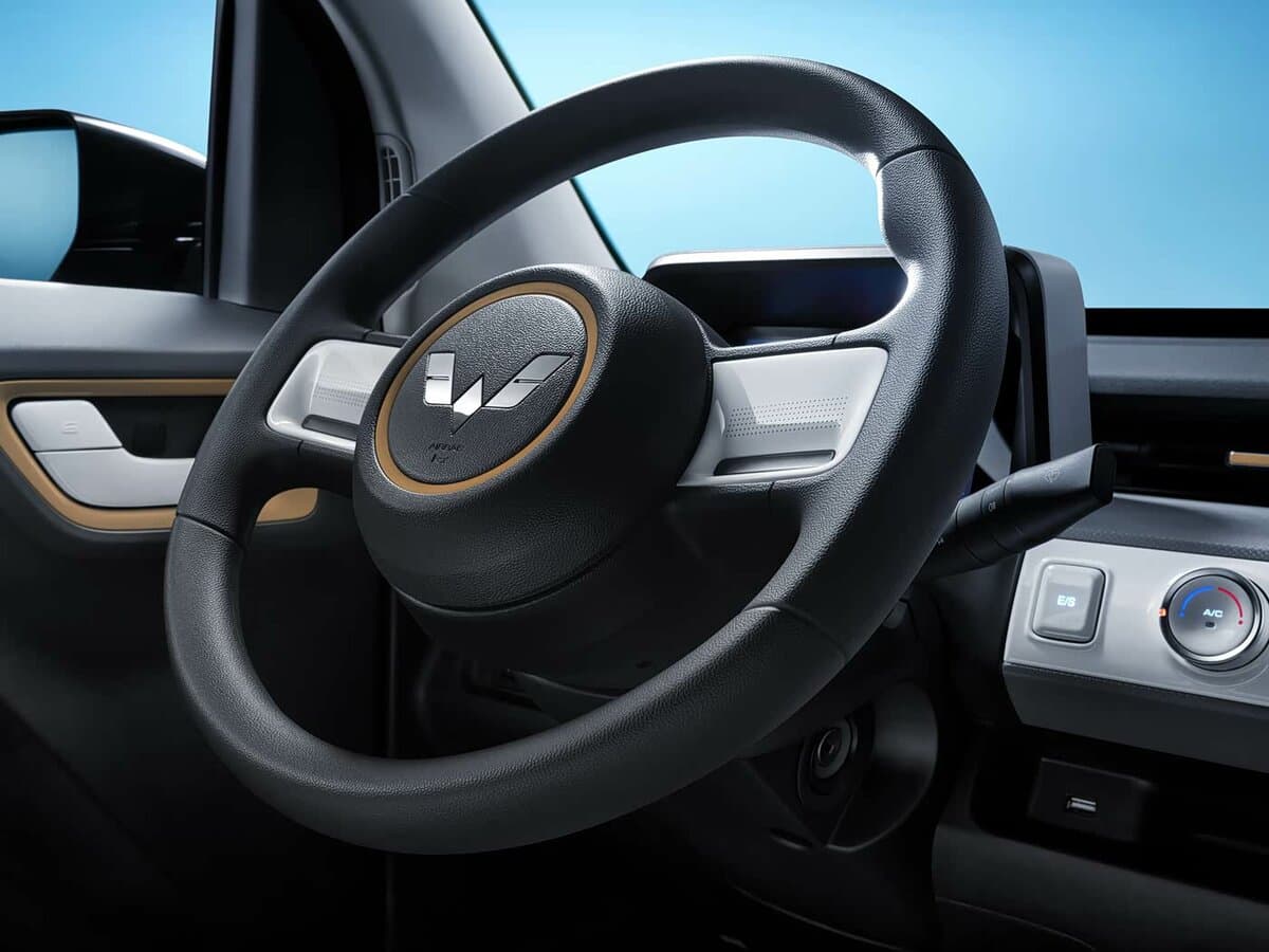 Wuling Mini EV III — Sükan