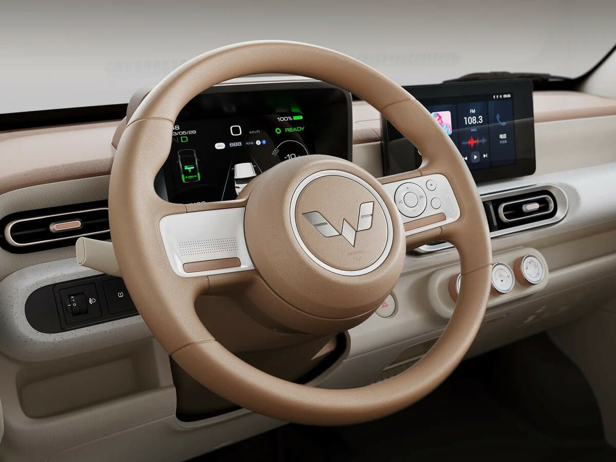 Wuling Mini EV III — Sükan