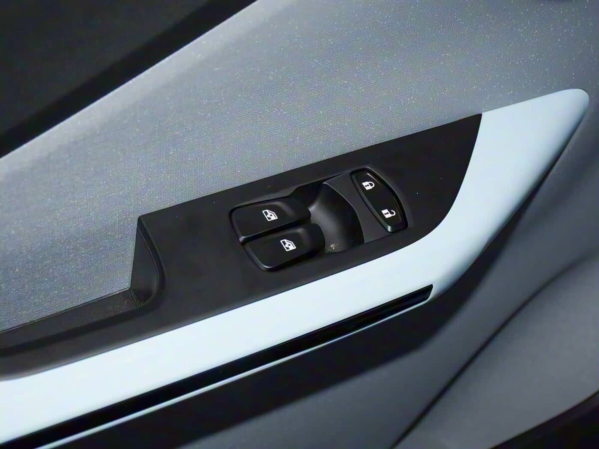 Wuling Nano EV 2021 – 2025 — Qapı