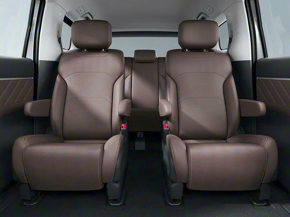 Wuling Starlight 730 2025 – indiyədək — Salon, öndən