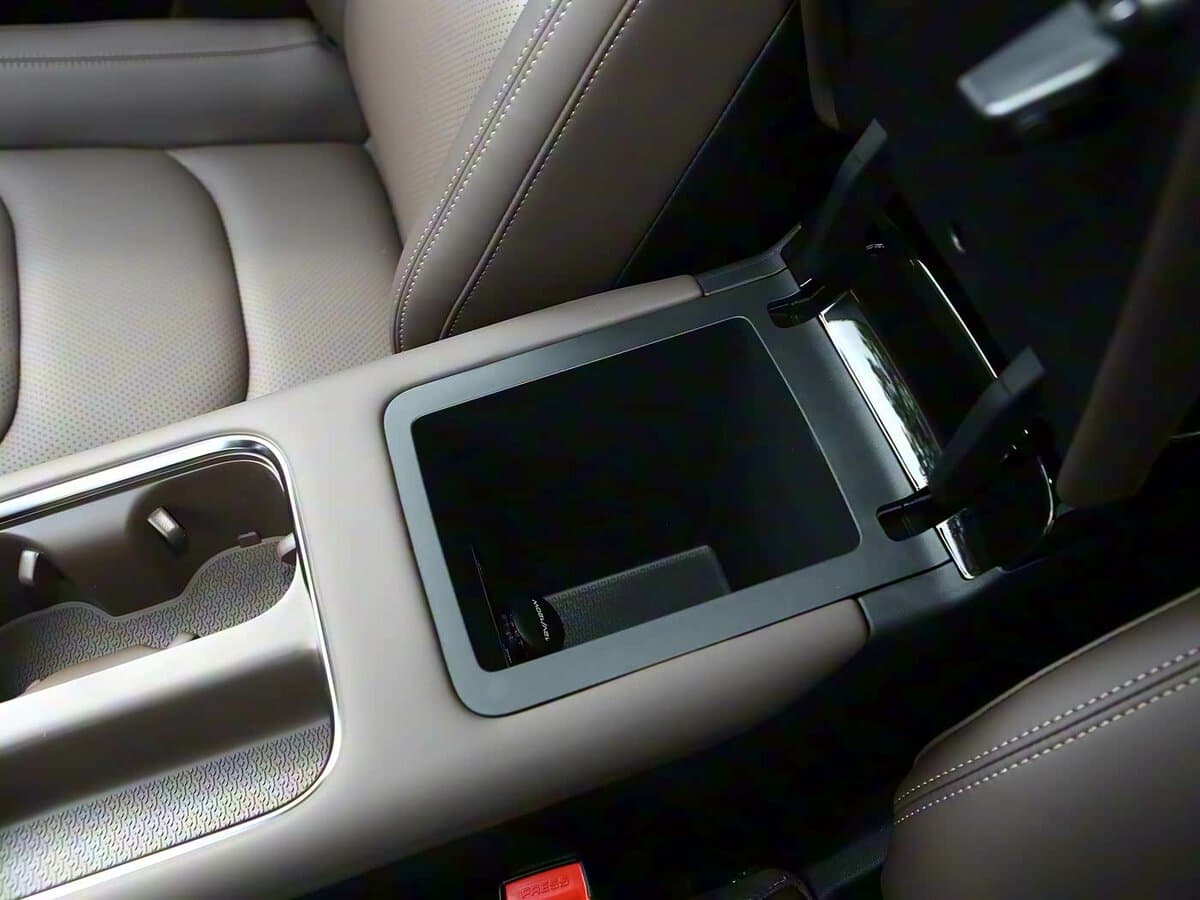 Wuling Starlight 730 2025 – indiyədək — Salon, arxadan