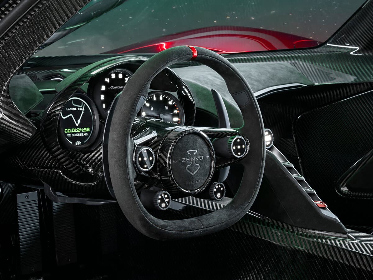 Zenvo Aurora 2026 – indiyədək — Sükan