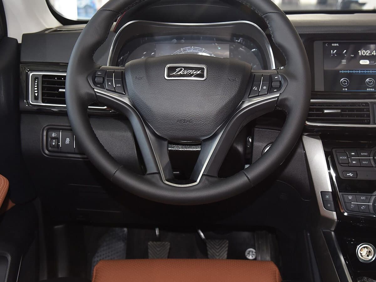Zotye Domy X5 2015 – 2018 — Sükan